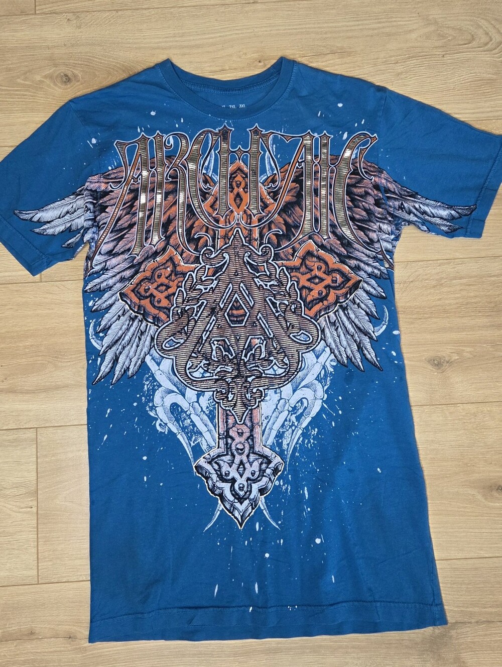 Archaic by Affliction Blue Winged Cross Graphic T-Shirt Men's Medium Y2K Biker